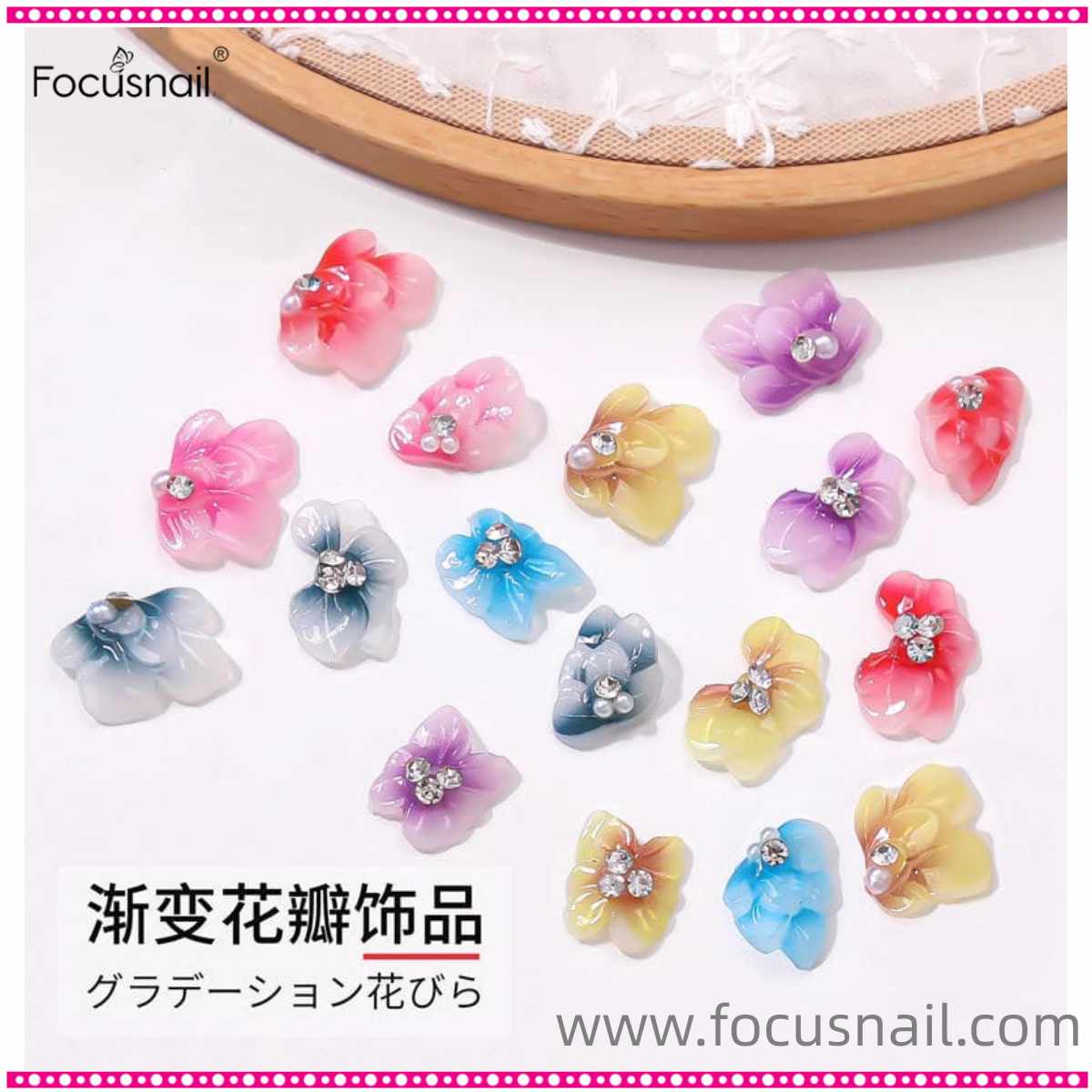 10pcs/bag Fashion Acrylic Flowers Nail Art Accessories Rhinestones 3D Pearl Nail Art Petals Nail Design Women DIY Manicure Jewelry Nail Salon Nail Supplies